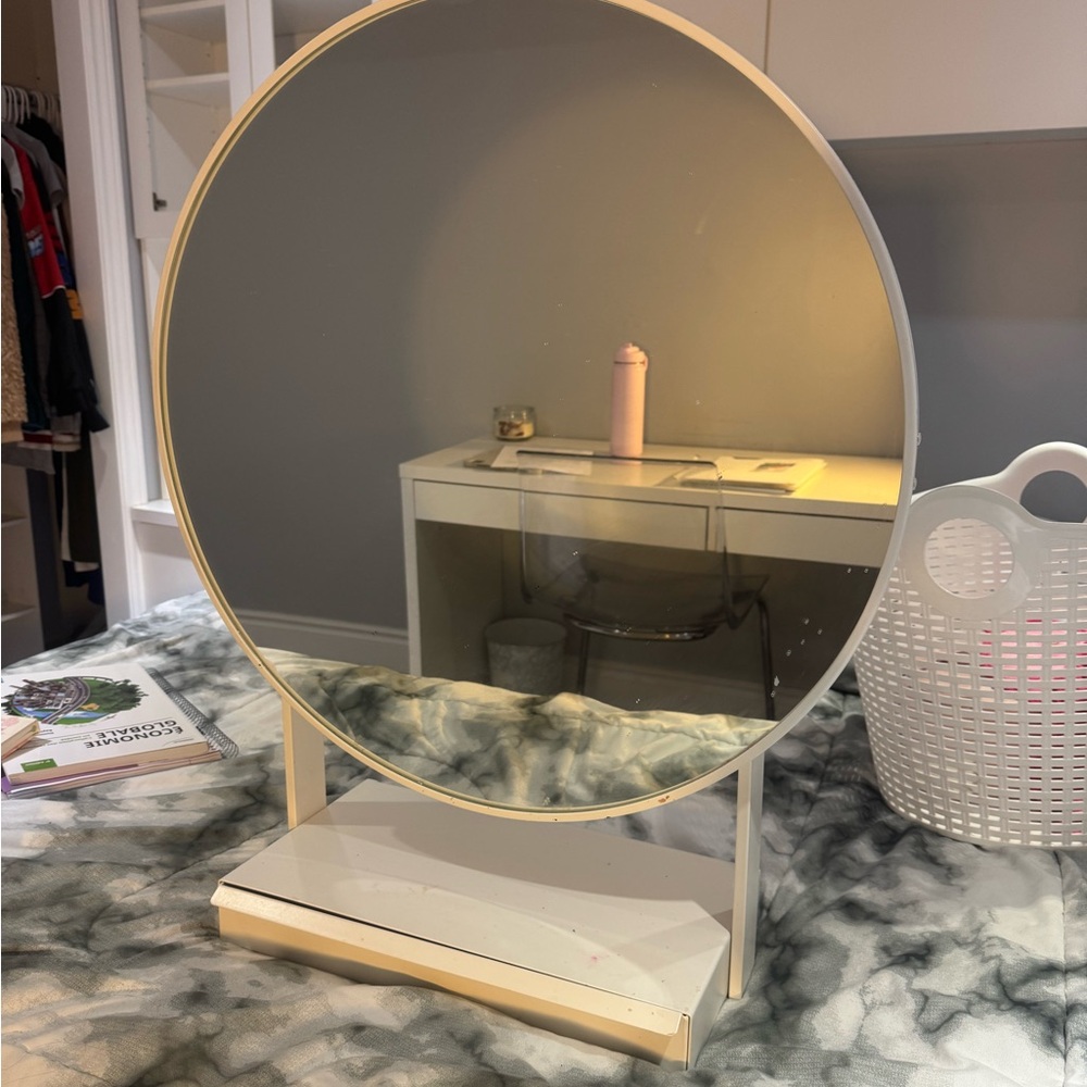 Round Vanity Mirror with Stand